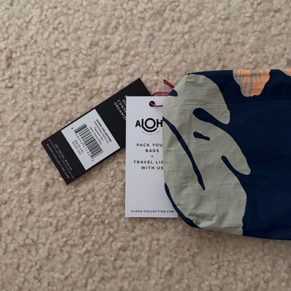 ALOHA Collection Pape’ete Mini Pouch - Picture 2 of 3